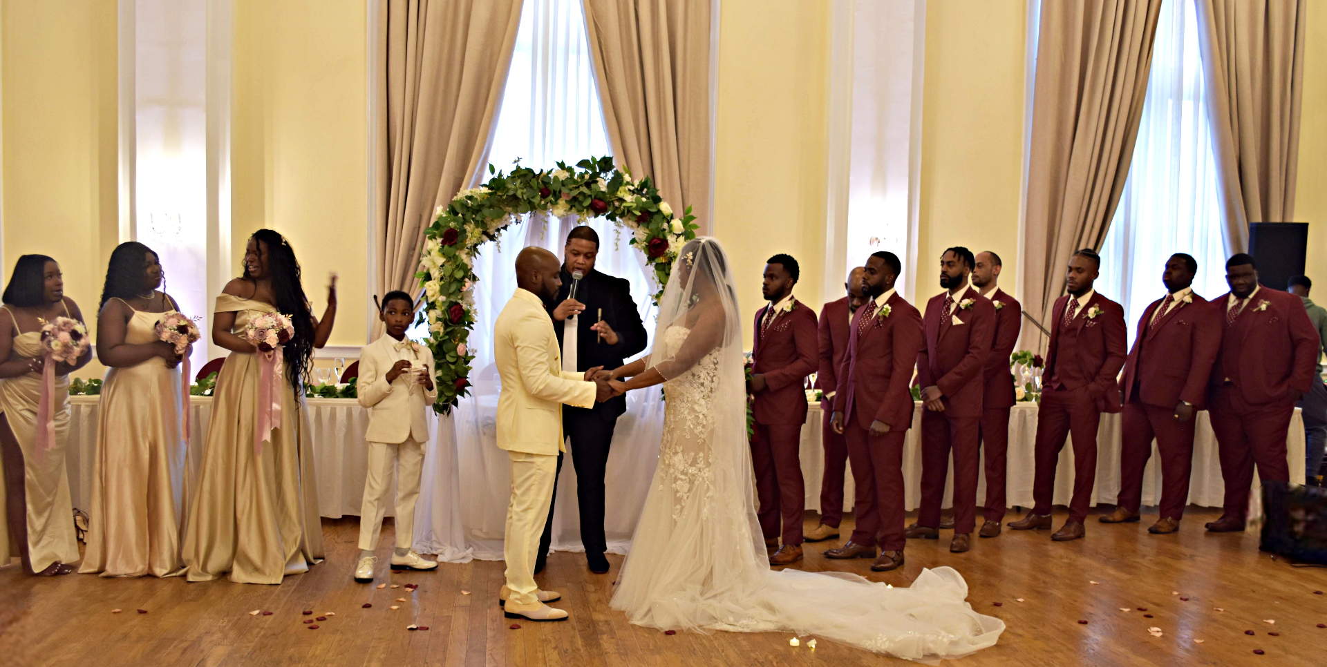 Wide wedding ceremony vows photograph